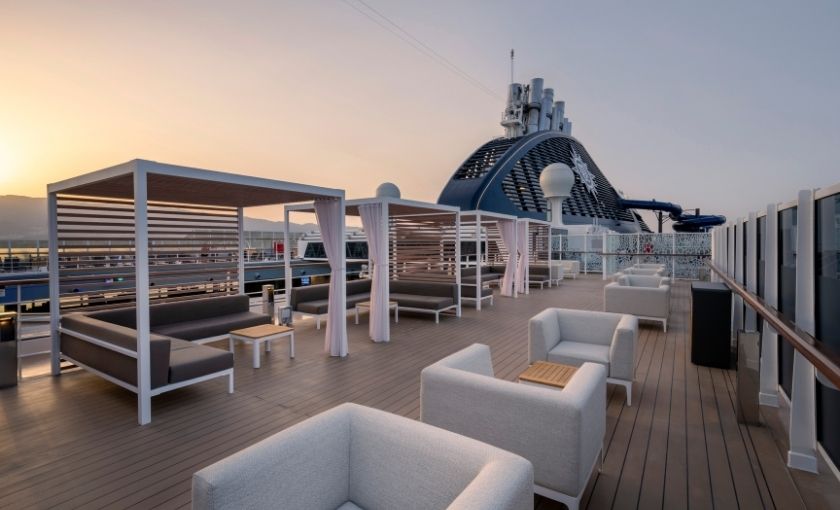 MSC Seashore Lounge op het dek